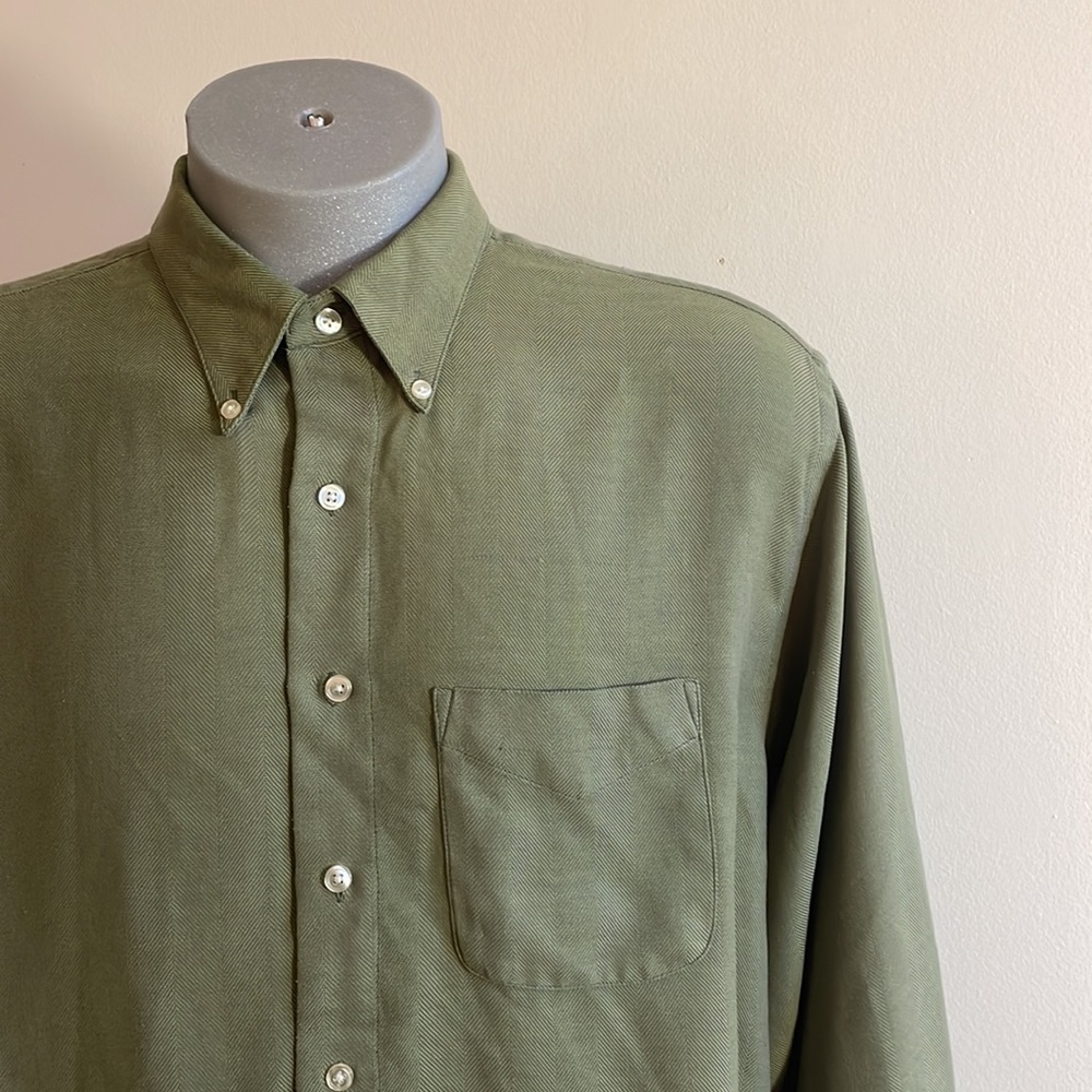 Green Van Heusen Shirt XL .
